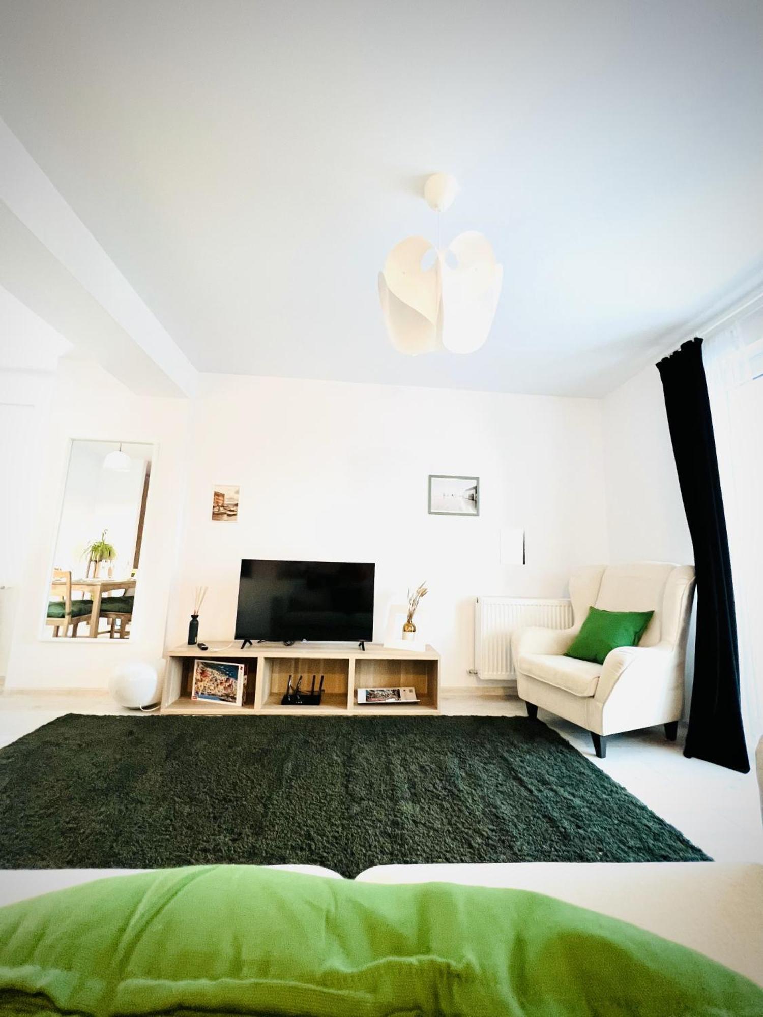 Airport Gardens Loft Apartment Отопени Екстериор снимка